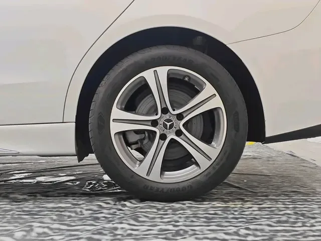 Mercedes-Benz C-Class Mercedes Benz C Class 2022 Facelifted C 200 L Sport 2022 — thumbnail 3