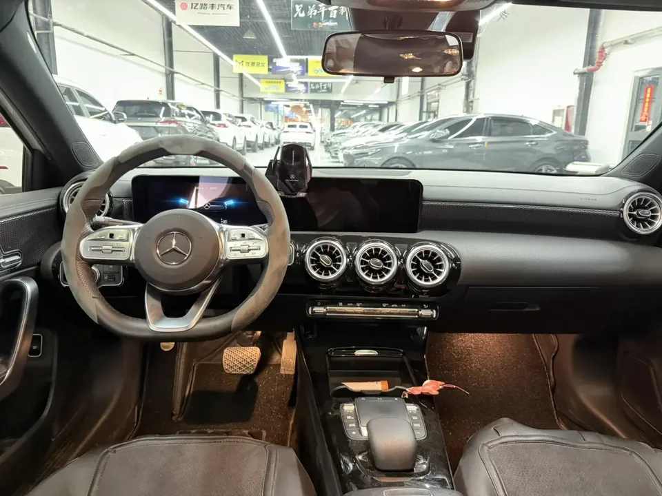 Mercedes-Benz Mercedes Benz A Class Mercedes-Benz A-Class 2023 A 200 L Sports Sedan Fashion Edition 2023 — миниатюра 5