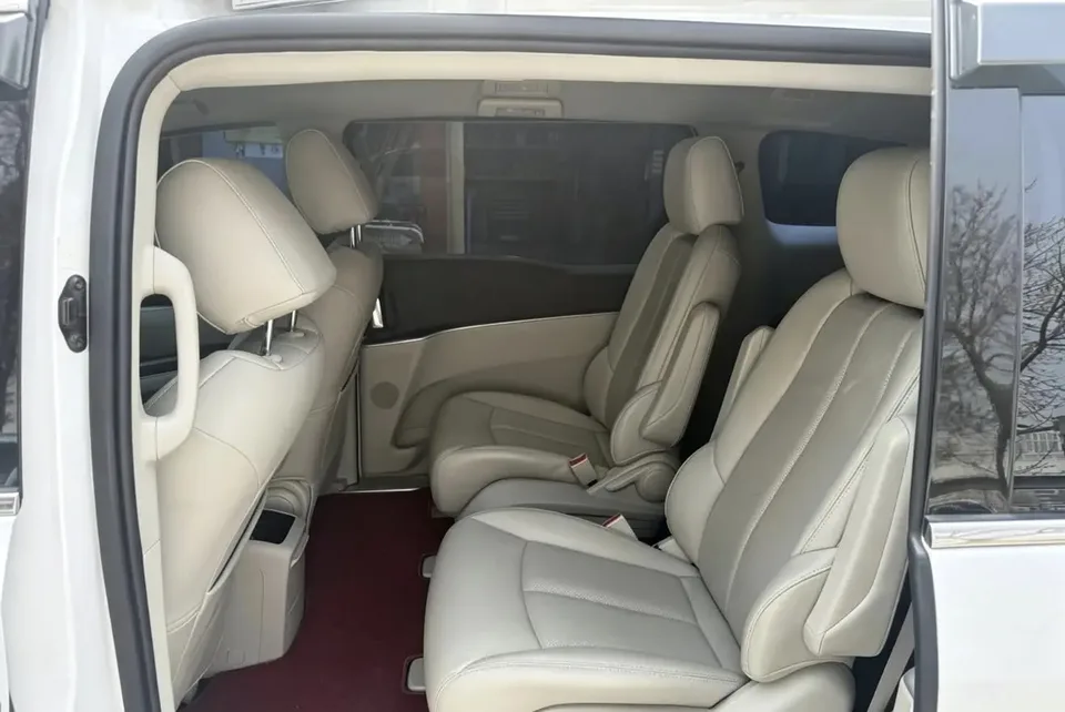 Buick GL8 Buick GL8 2023 Land Business Class 2.0T Comfort Edition 2024 — миниатюра 3