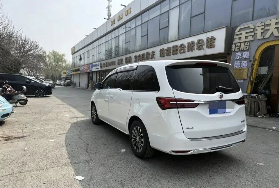 Buick GL8 Buick GL8 2023 Land Business Class 2.0T Comfort Edition 2024 — миниатюра 4