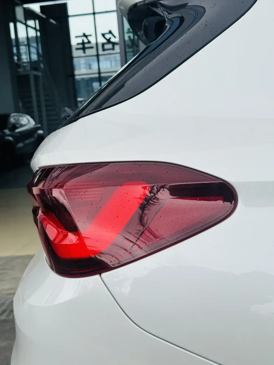 BMW X2 sDrive25i Edge Edition 2022 — миниатюра 2
