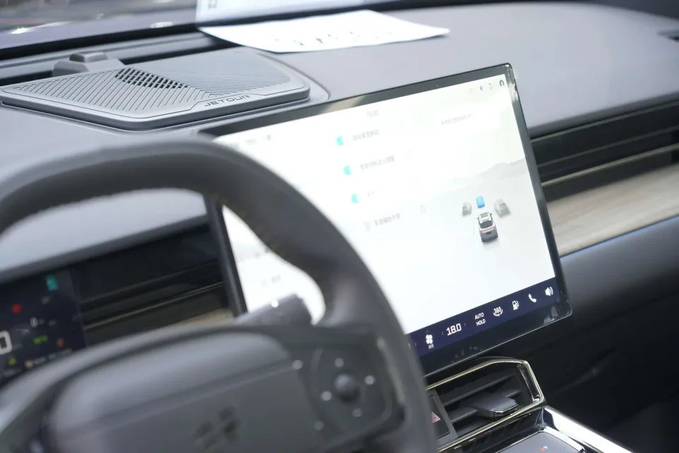 Jietu Shanhai JETOUR SHANHAI L6 1.5TD DHT MAX 2025 — миниатюра 5