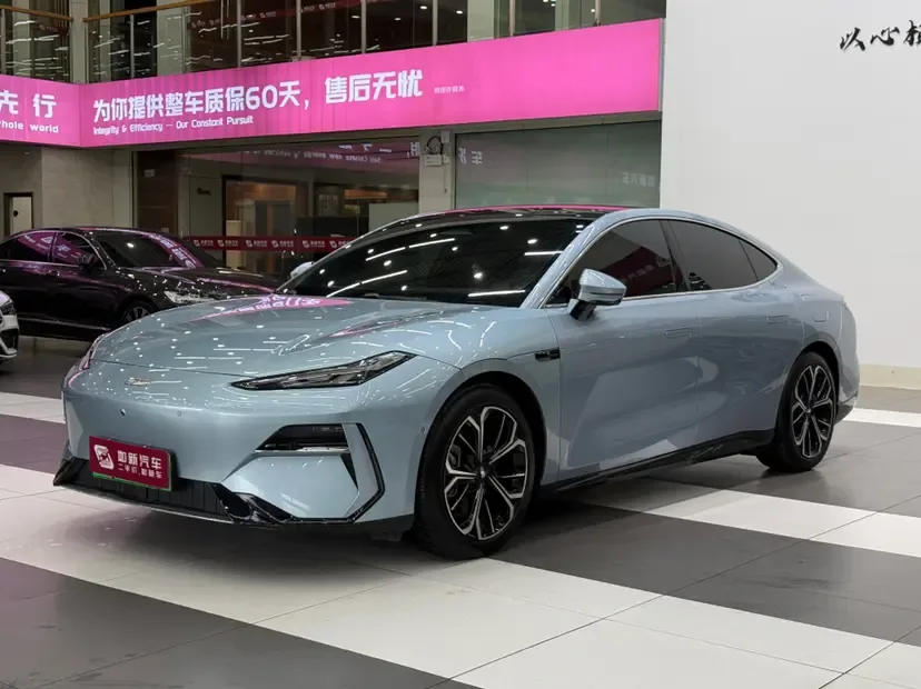 Geely Galaxy E8 2025