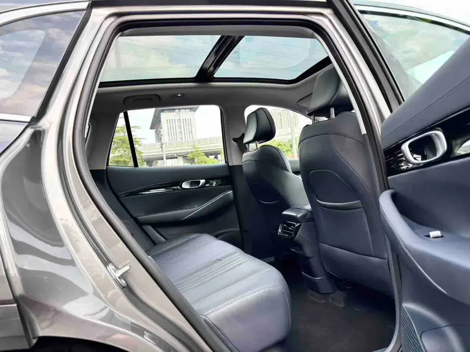 Geely Galaxy E5 Galaxy E5 2026 610km Explorer+ Edition 2025 — миниатюра 3