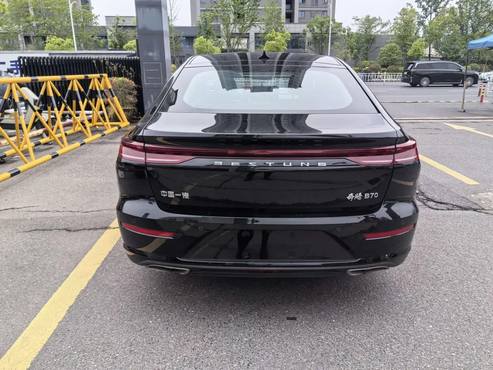 FAW Bestune B70 Longteng Edition 1.5T Lingyue Edition 2024 — миниатюра 2