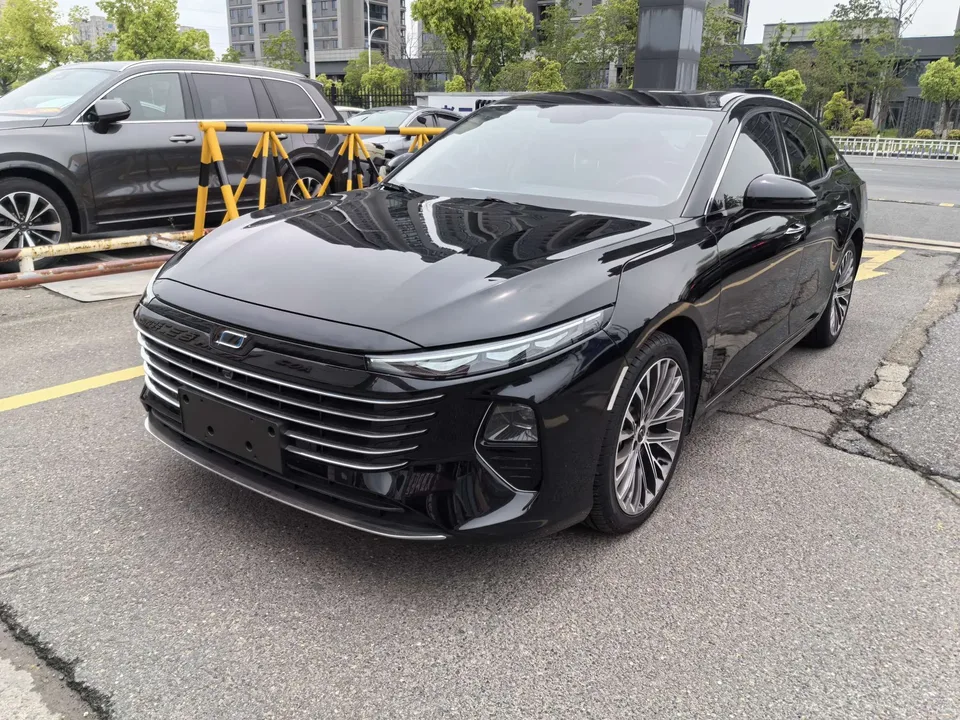 FAW Bestune B70 Longteng Edition 1.5T Lingyue Edition 2024 — фото 1, купить с доставкой в Москву