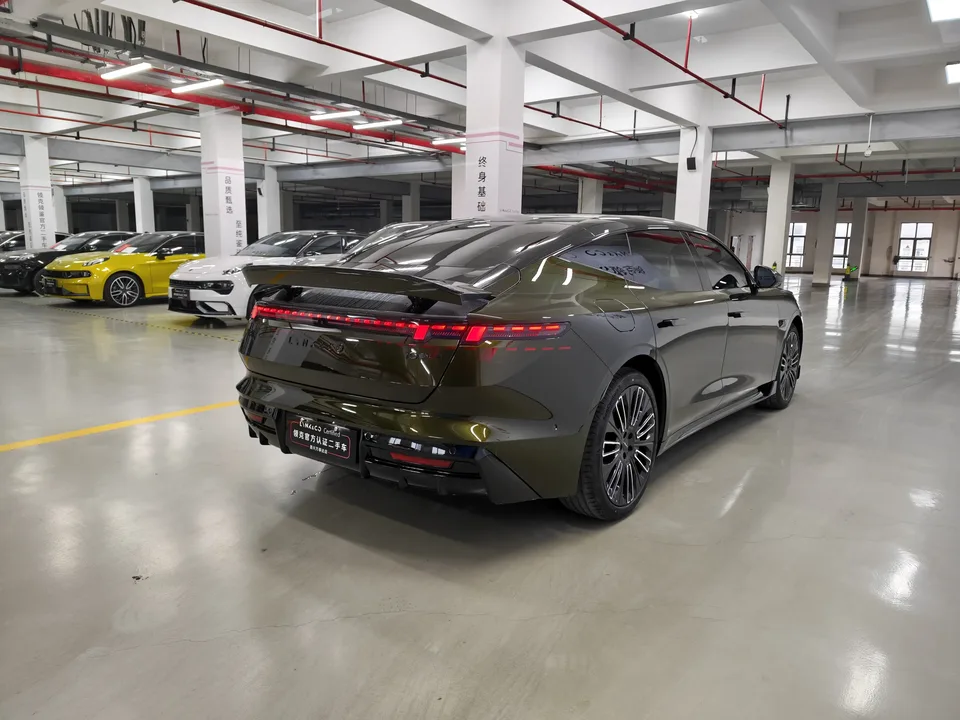 Lynk & Co 10 EM-P Lynk & Co 10 EM-P 2025 240 4WD Ultra Sports Edition 2025 — thumbnail 2