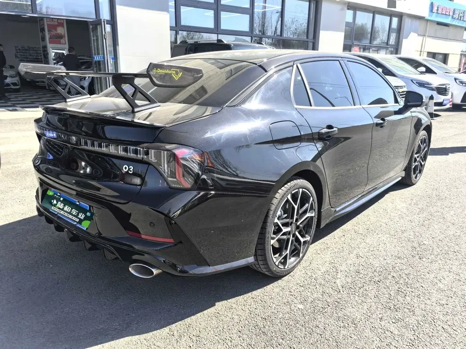 Lynk & Co 03 2.0TD AT with Large Rear Wing 2026 — миниатюра 4
