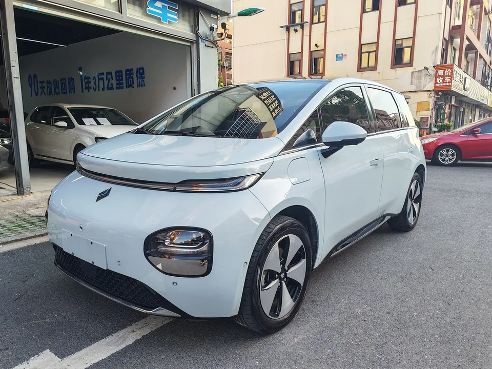 Baojun clouds clouds 2023 460 Max Lingxi Edition 2024 — photo 1, buy with delivery to Moscow