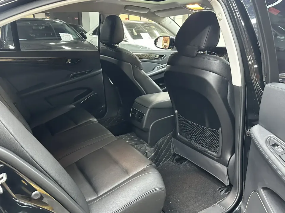 Hongqi H7 1.8T Comfort Edition 2022 — миниатюра 3