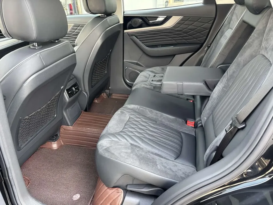 Hongqi HS5 Hongqi HS5 2022 2.0T Zhilian Flagship Edition 2023 — миниатюра 3
