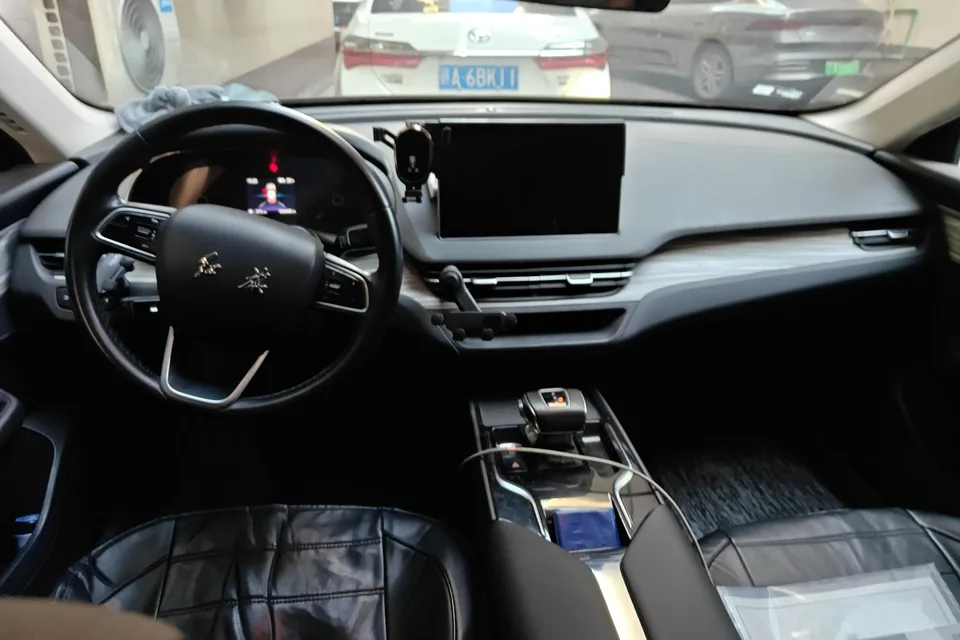 Hongqi E-QM5 Hongqi E-QM5 2023 620KM PLUS Edition 2024 — миниатюра 5