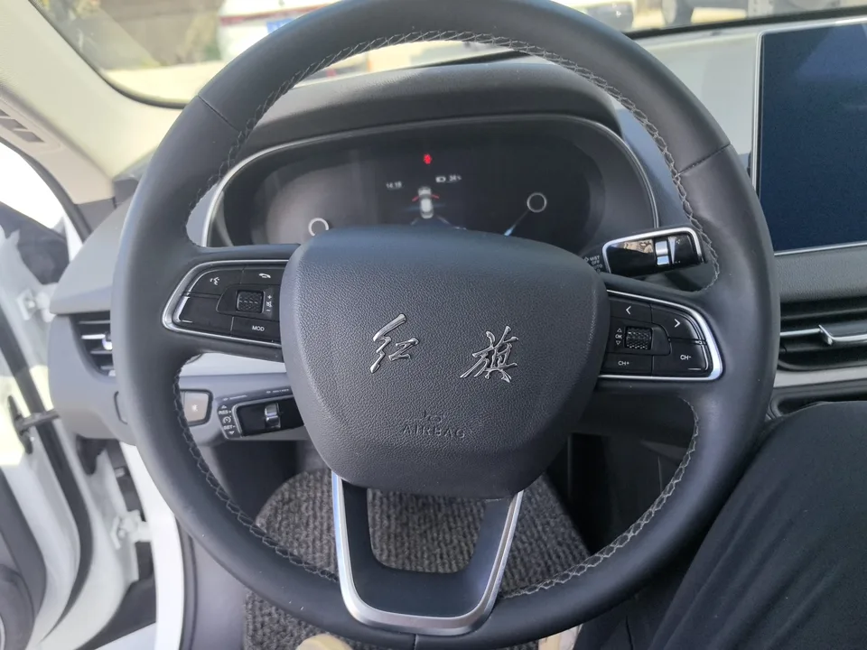 Hongqi E-QM5 Hongqi E-QM5 2023 620KM PLUS Edition 2024 — миниатюра 3