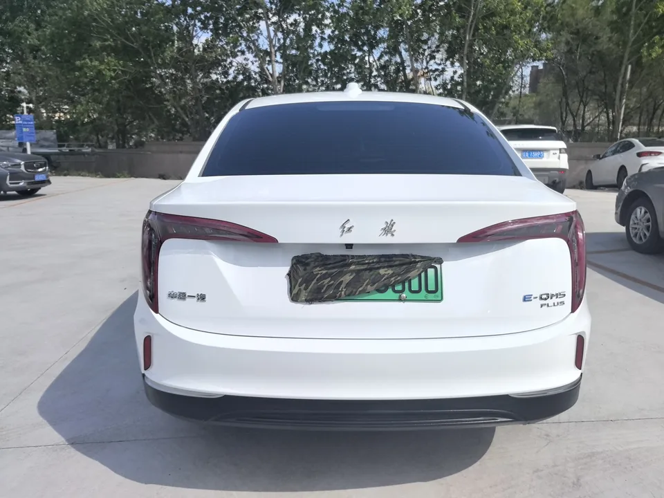 Hongqi E-QM5 Hongqi E-QM5 2023 620KM PLUS Edition 2024 — миниатюра 4