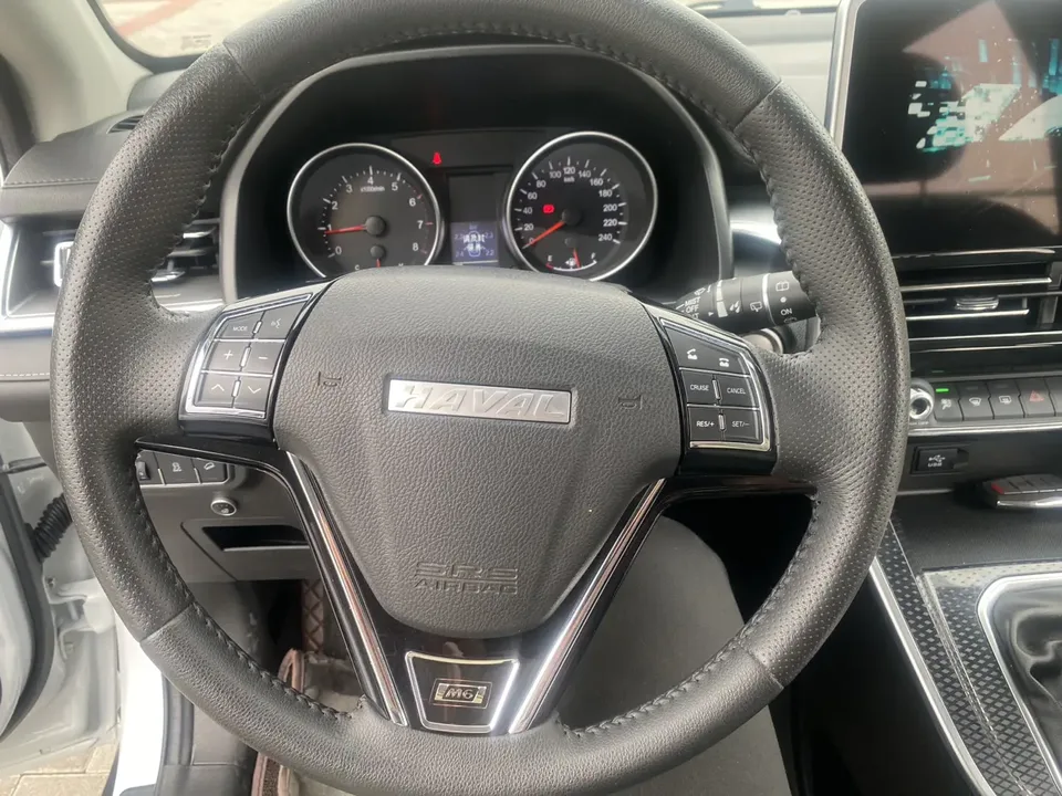 Haval M6 PLUS 1.5T manual luxury smart connected model 2023 — миниатюра 4