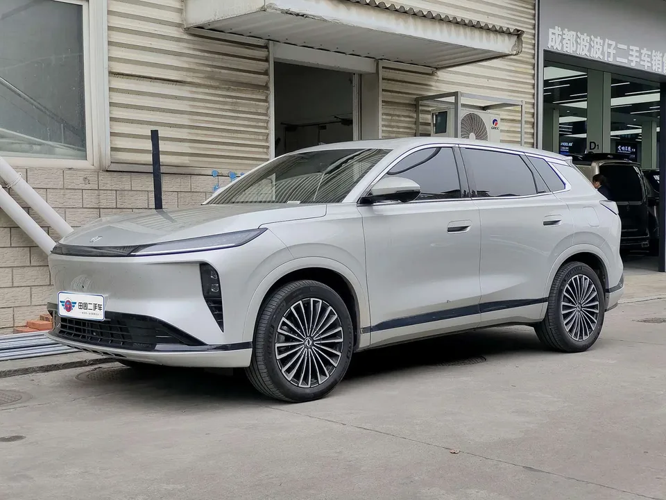 Dongfeng Fengshen L8 PHEV 2025