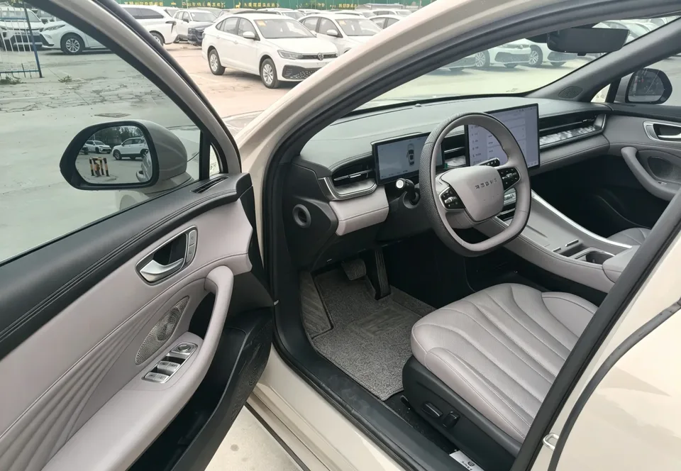 Roewe M7 DMH basic model 2025 — миниатюра 5