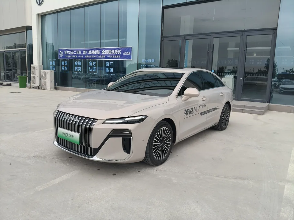 Roewe M7 DMH basic model 2025 — фото 1, купить с доставкой в Москву