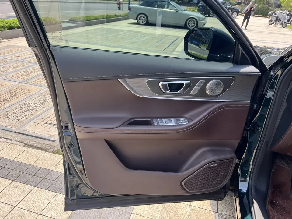 Chery Tiggo 8 Pro Tiggo 8 PRO 2024 Champion Edition 290T Two-wheel drive peak version 7 seats 2024 — миниатюра 3