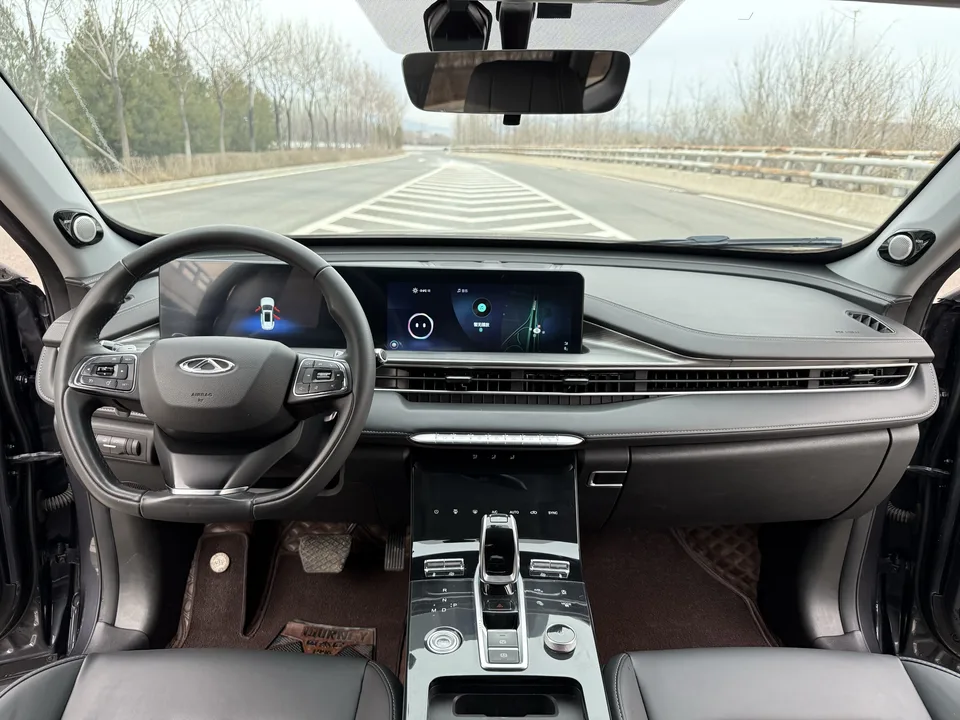 Chery Tiggo 8 PLUS 290TGDI DCT luxury edition 2022 — миниатюра 2