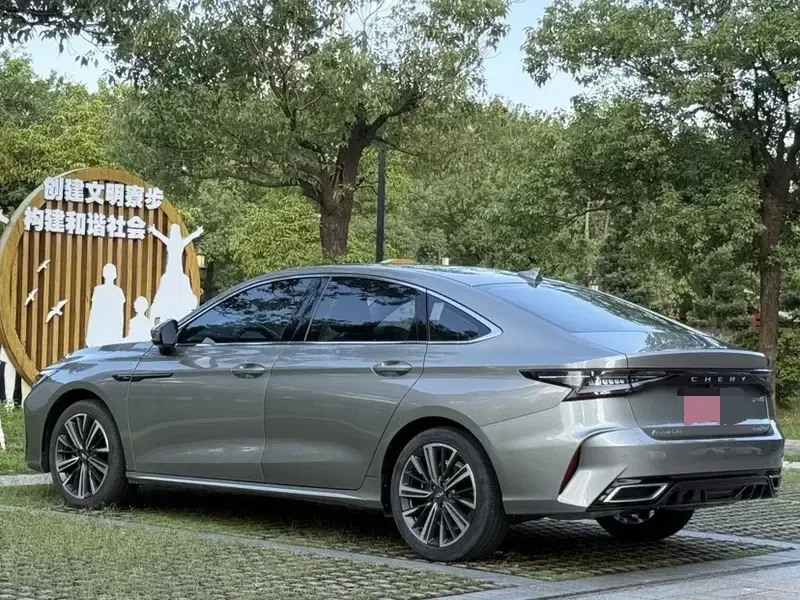 Chery Arrizo 8 1.6TGDI DCT Elegant 2023 — миниатюра 4
