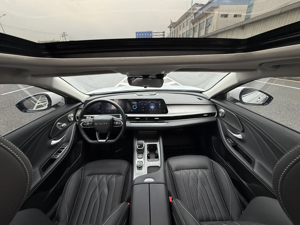 Chery Arrizo 8 1.6TGDI DCT Elegant 2023 — миниатюра 4