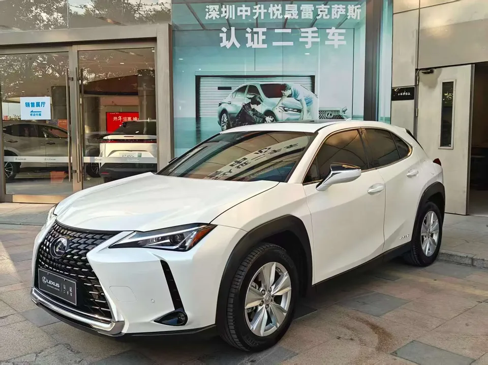 Lexus UX 2022