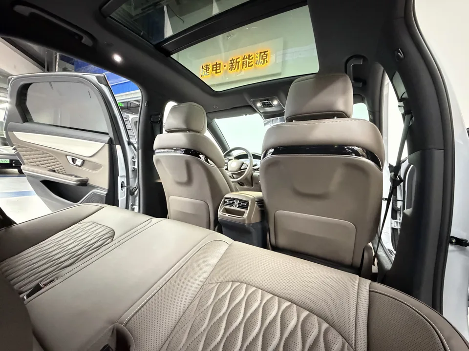 BYD Han DM DM-i Honor Edition 121KM Elite 2024 — миниатюра 5
