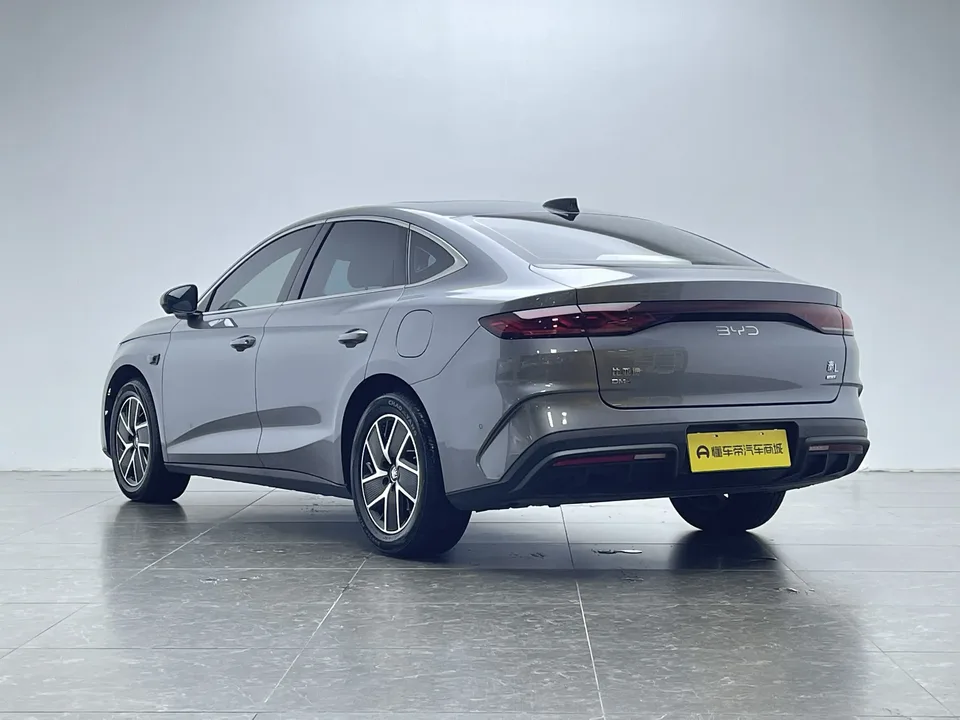 BYD Qin L DM Intelligent Driving Edition DM-i 120KM Leading Edition 2025 — миниатюра 2