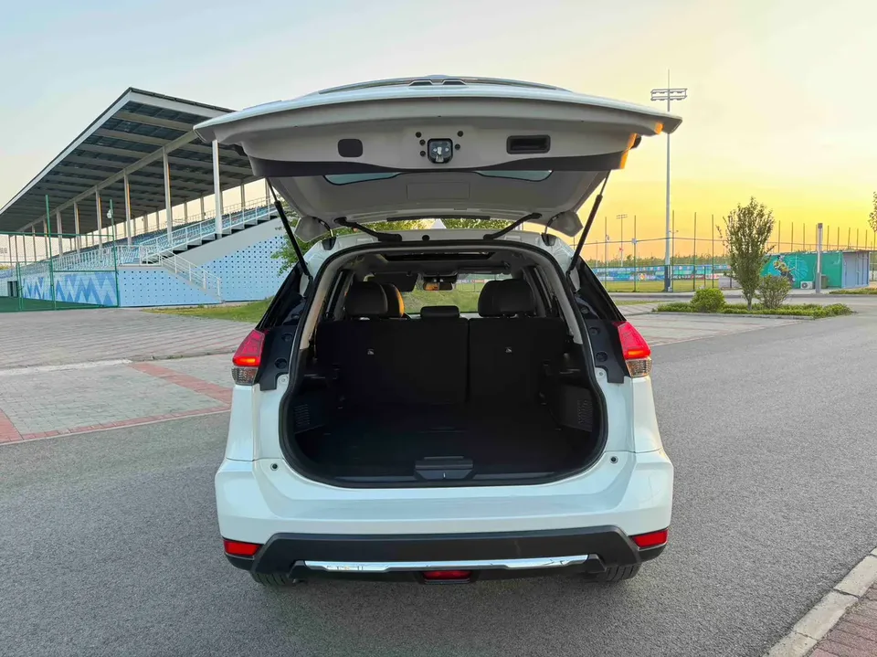 Nissan X-Trail Qijun 2022 X-Trail 2022 facelift 2.0L 2WD Intelligent Link Premium Edition 2023 — thumbnail 2