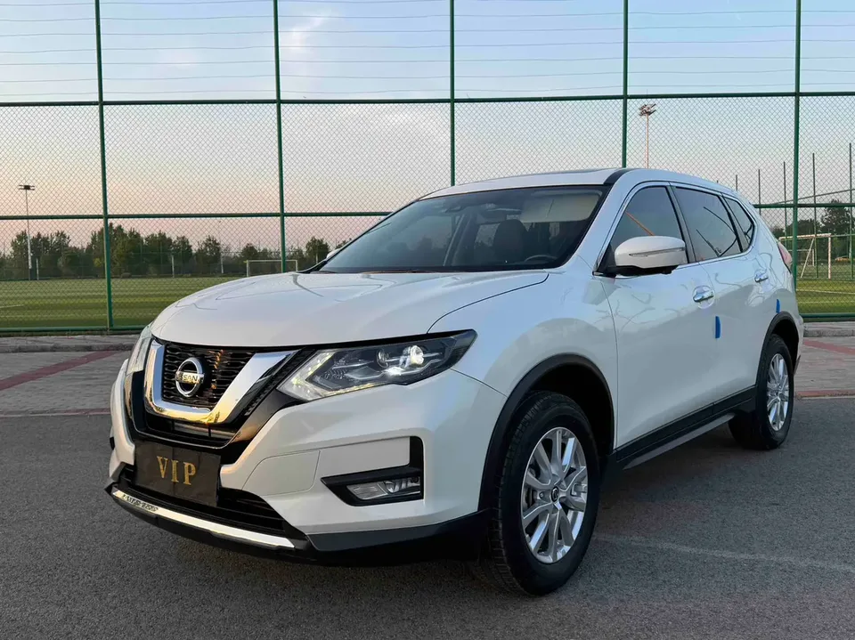 Nissan X-Trail Qijun 2022 X-Trail 2022 facelift 2.0L 2WD Intelligent Link Premium Edition 2023 — photo 1, buy with delivery to Moscow