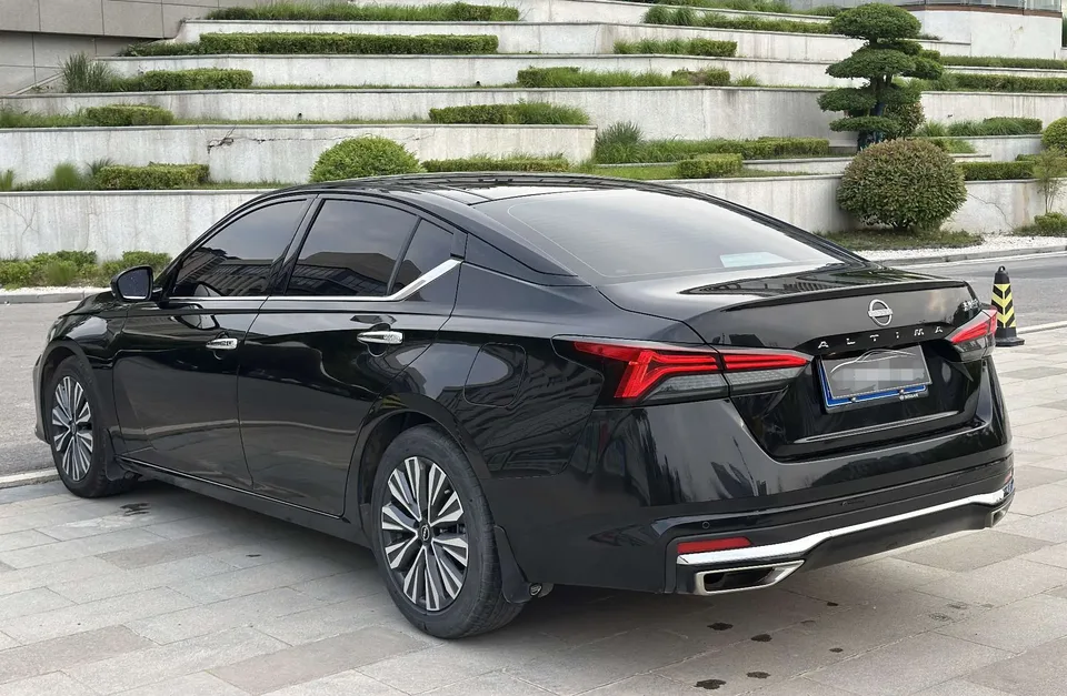 Nissan Altima 2.0L XL-Upr Premium Edition 2024 — миниатюра 4