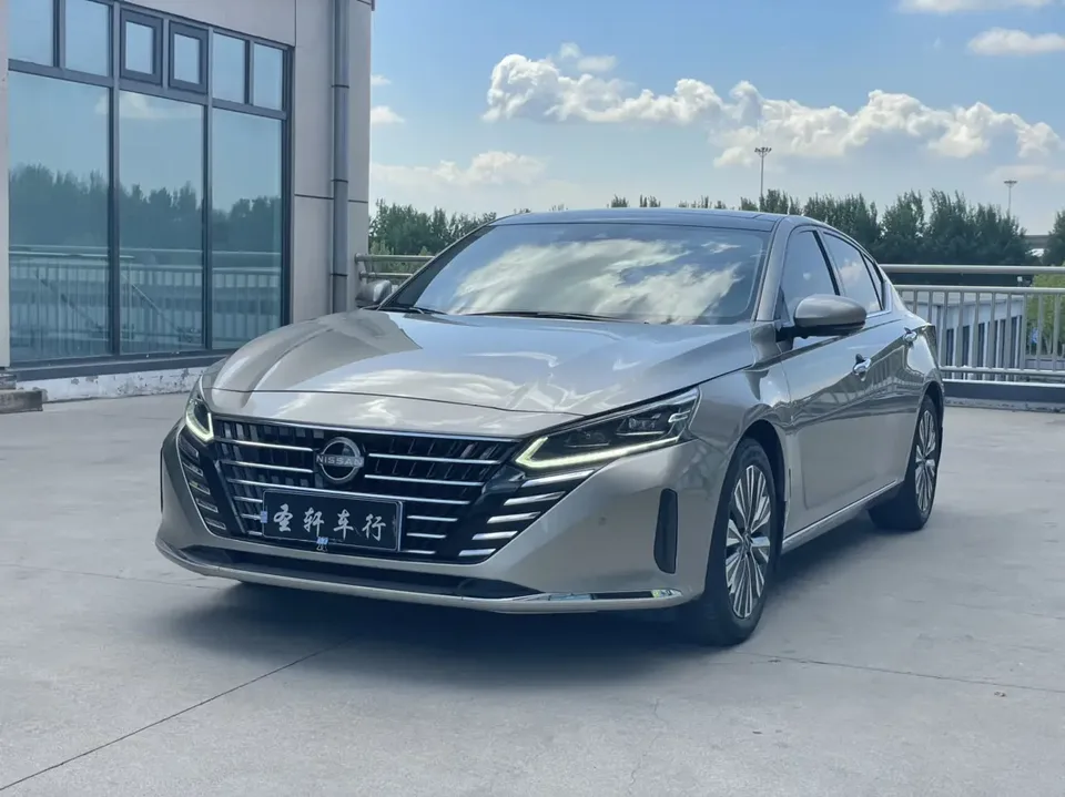 Nissan Altima Teana 2022 2.0L XL-Upr Premium Edition 2022 — photo 1, buy with delivery to Moscow
