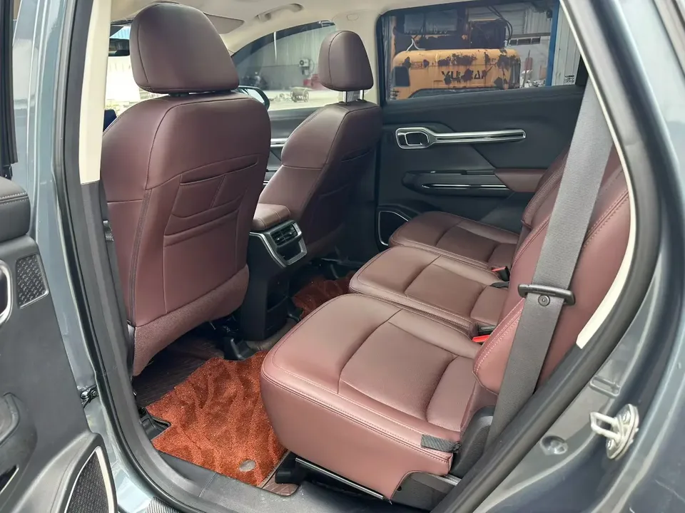 Geely Okavango Haoyue 2022 1.8TD automatic premium model 2022 — миниатюра 3