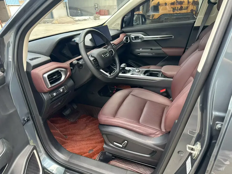 Geely Okavango Haoyue 2022 1.8TD automatic premium model 2022 — миниатюра 5