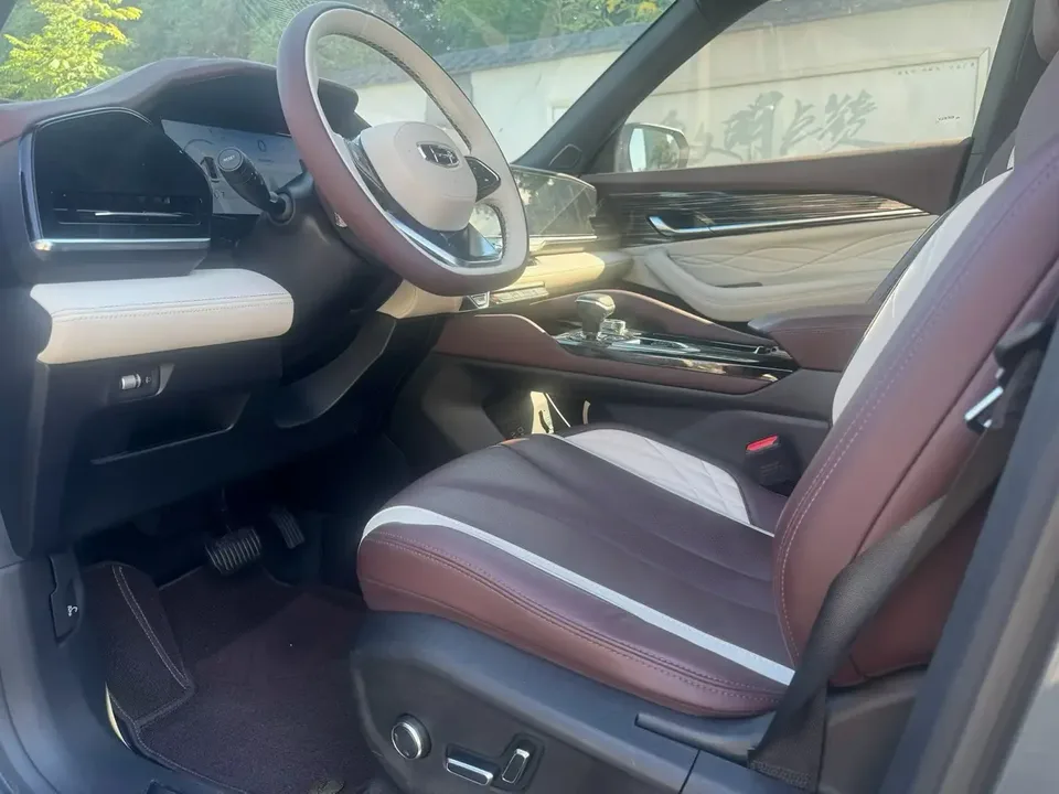 Geely Monjaro 2.0TD DCT EVO 2WD Premium Edition 2022 — миниатюра 5