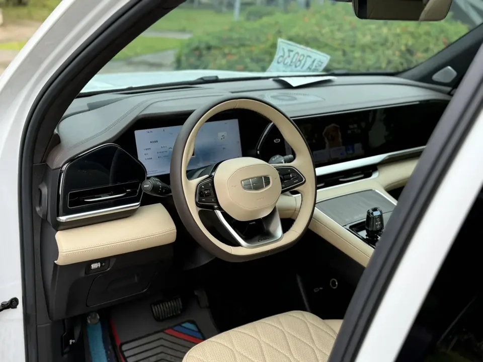 Geely Monjaro Xingyue L 2025 2.0TD High Power Automatic 2WD Dongfang Yao Lanxing Edition 2024 — миниатюра 5