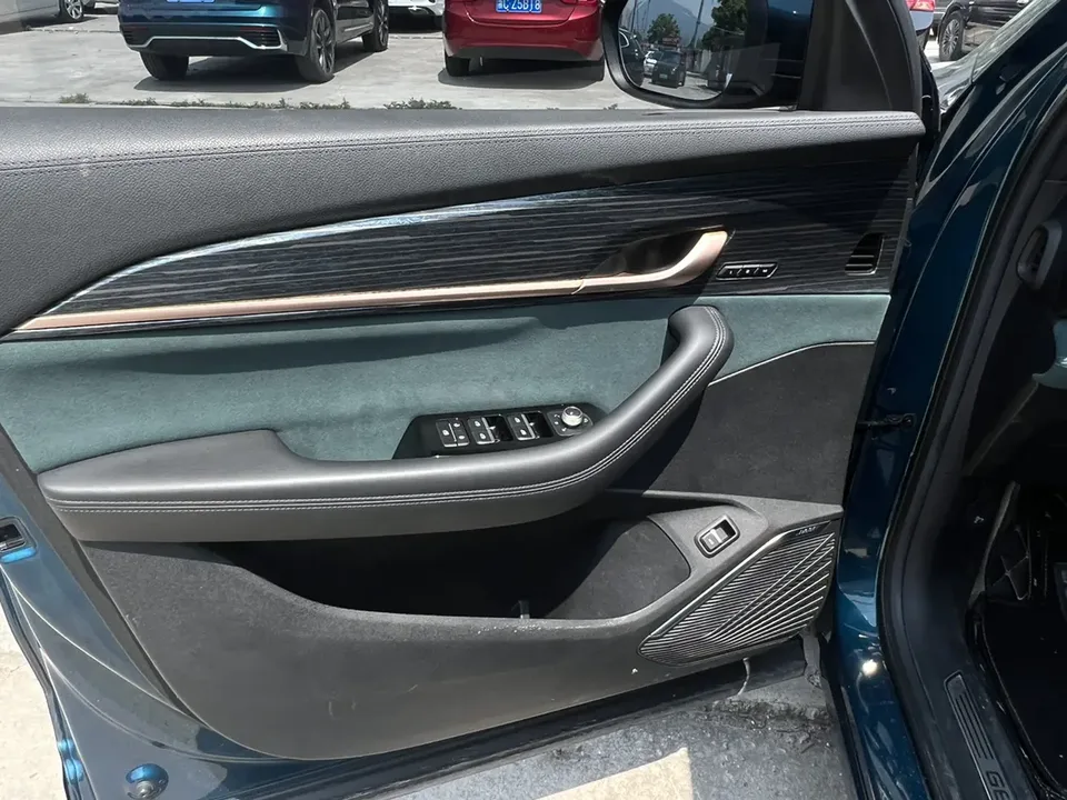 Geely Monjaro 2.0TD DCT EVO 2WD flagship model 2022 — миниатюра 3