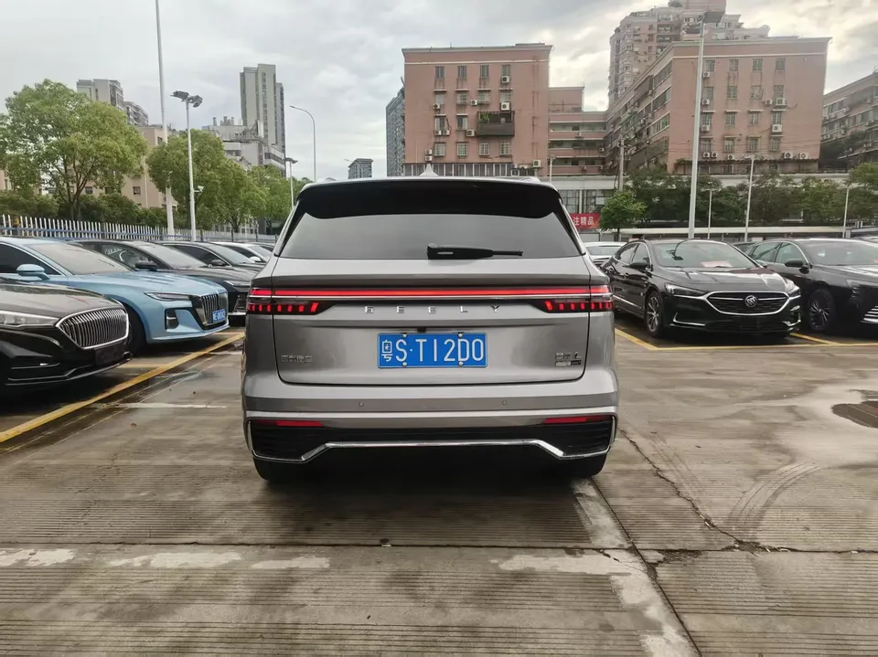 Geely Monjaro Geely Xingyue L 2026 2.0TD High-Power Automatic Two-Wheel Drive Oriental Star Edition 2025 — миниатюра 5