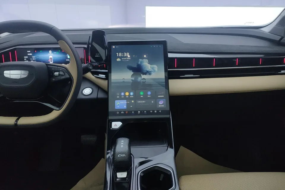 Geely Atlas L Boyue L 2023 1.5TD DCT Premium Edition 2024 — миниатюра 5
