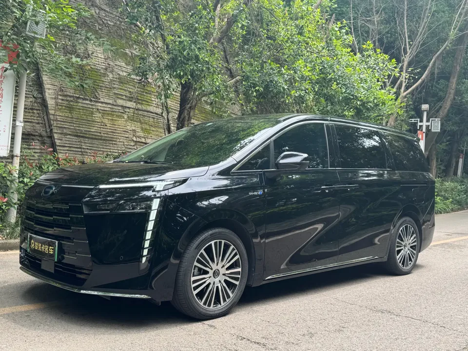 GAC Trumpchi E8 PHEV 2024