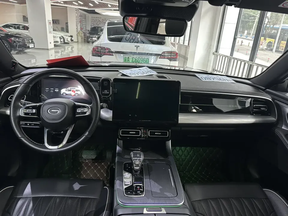 GAC Trumpchi GS8 Trumpchi GS8 2022 Pilot Series 2.0TGDI 2WD luxury smart connected version 7 seats 2023 — миниатюра 3