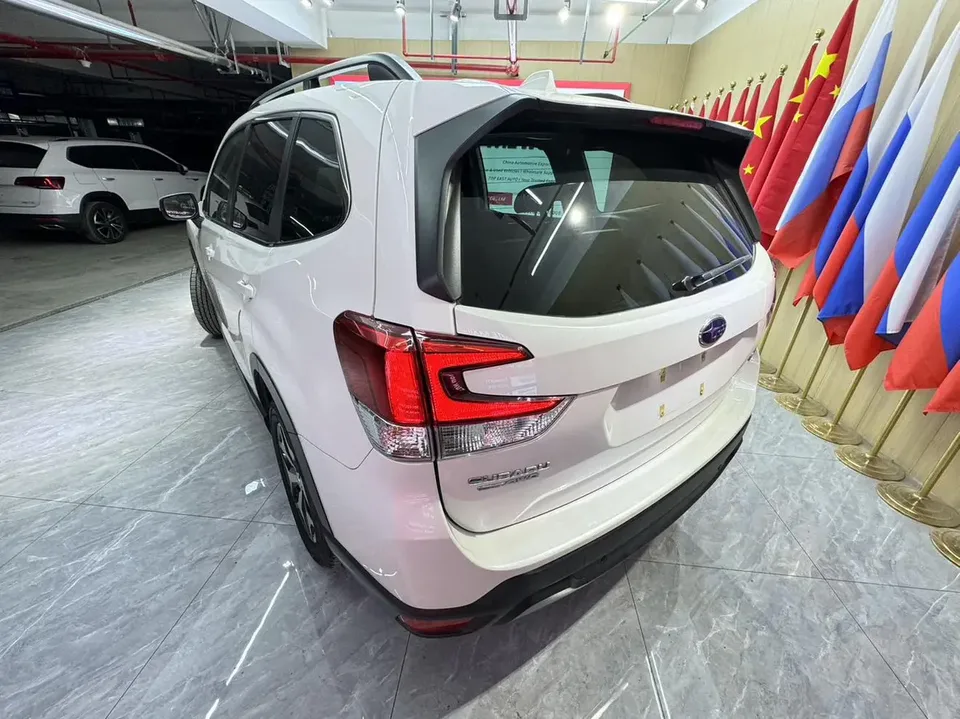 Subaru Forester FORESTER 2021 2.0i Deluxe Edition 2022 — миниатюра 2