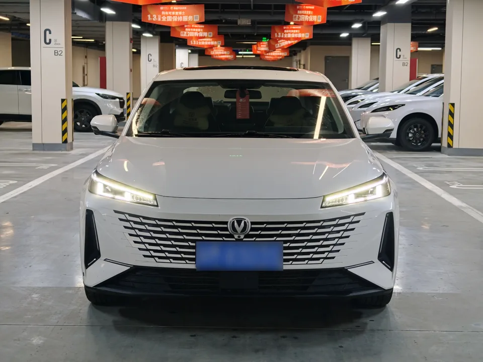 Changan Eado Yida 2023 ETA 1.5T GDI Automatic Pilot 2024 — photo 1, buy with delivery to Moscow