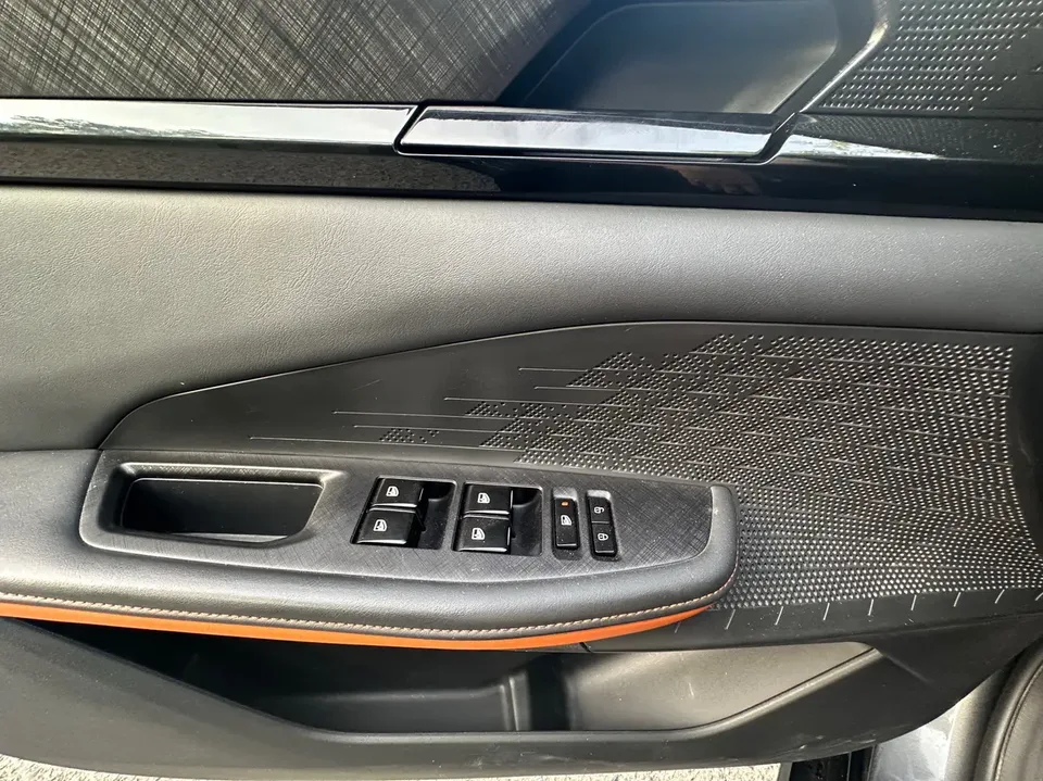Changan UNI-V iDD 113km Smart Fun Edition (Fast Edition) 2023 — миниатюра 5