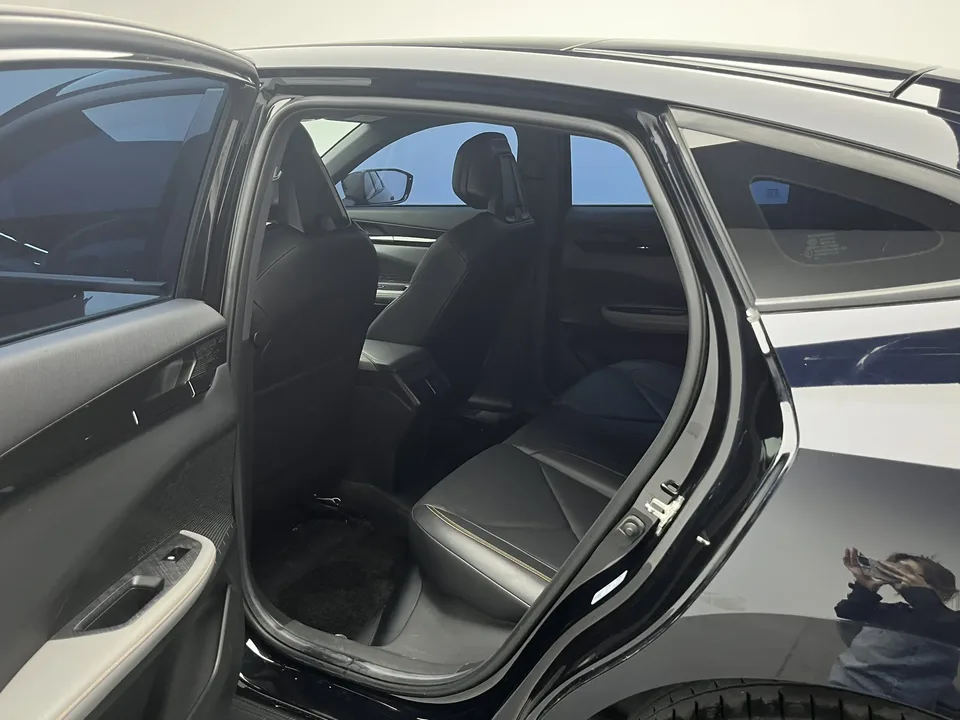 Changan UNI-V Changan UNI-V 2022 1.5T Premium 2023 — thumbnail 4