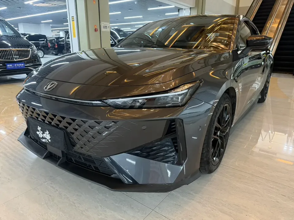 Changan UNI-V UNI-V 2024 1.5T Premium Sports Edition 2024 — photo 1, buy with delivery to Moscow