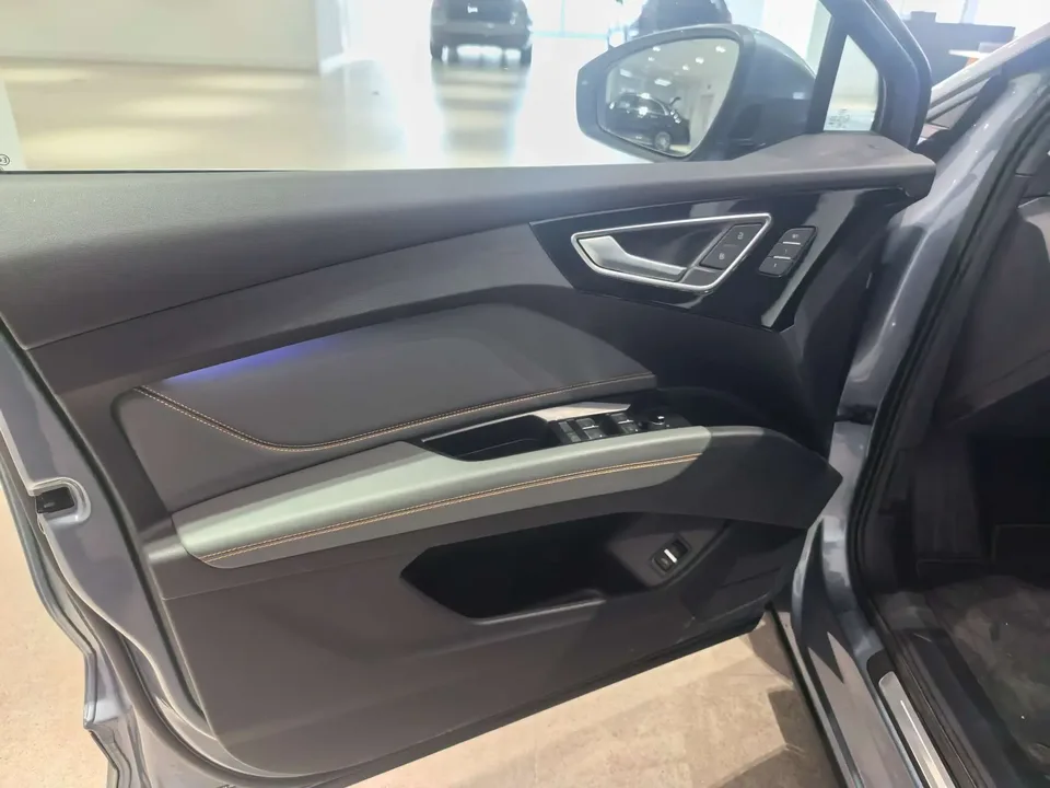 Audi Q4 e-tron Audi Q4 e-tron 2024 40 e-tron Creative Edition 2025 — миниатюра 5