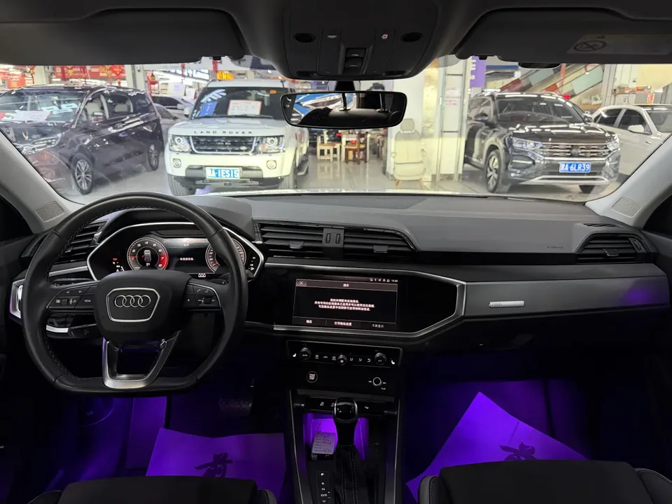 Audi Q3 Audi Q3 2022 35 TFSI Fashionable and Dynamic 2023 — миниатюра 4