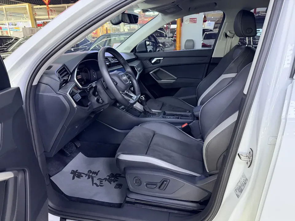 Audi Q3 Audi Q3 2022 35 TFSI Fashionable and Dynamic 2023 — миниатюра 5